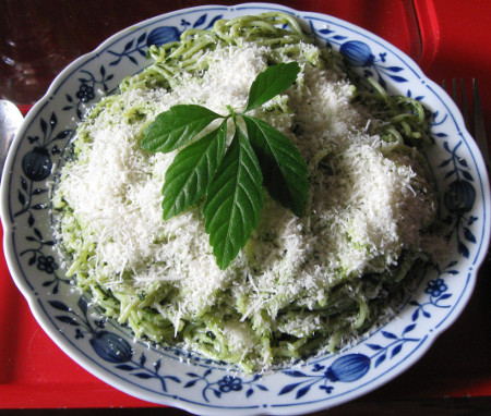 Spaghetti_mit_Baerlauchpesto.jpg
