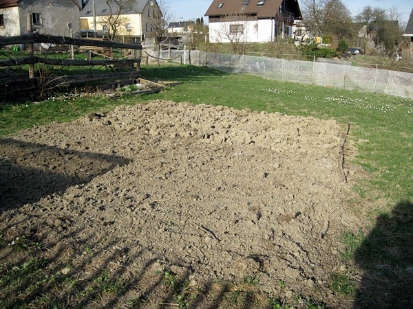 neue Gemüsebeete voriges Jahr und dieses Jahr urbar gemacht