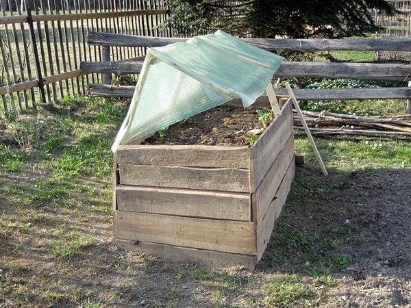dieses Jahr neues Hochbeet mit Abdeckung<br />gebaut