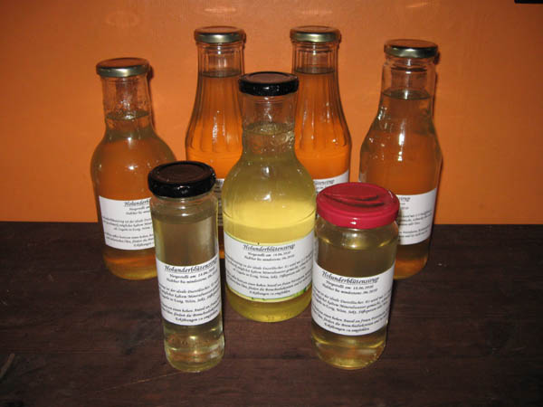 Holunderblütensirup.jpg