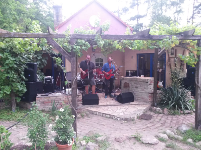 Jon Doschie - http://www.jondoschie.de/