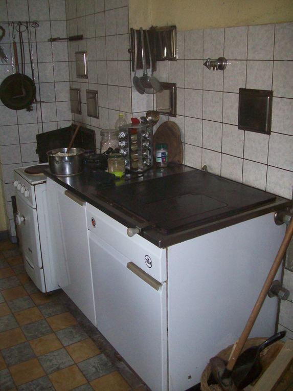ÖFEN Küche.JPG