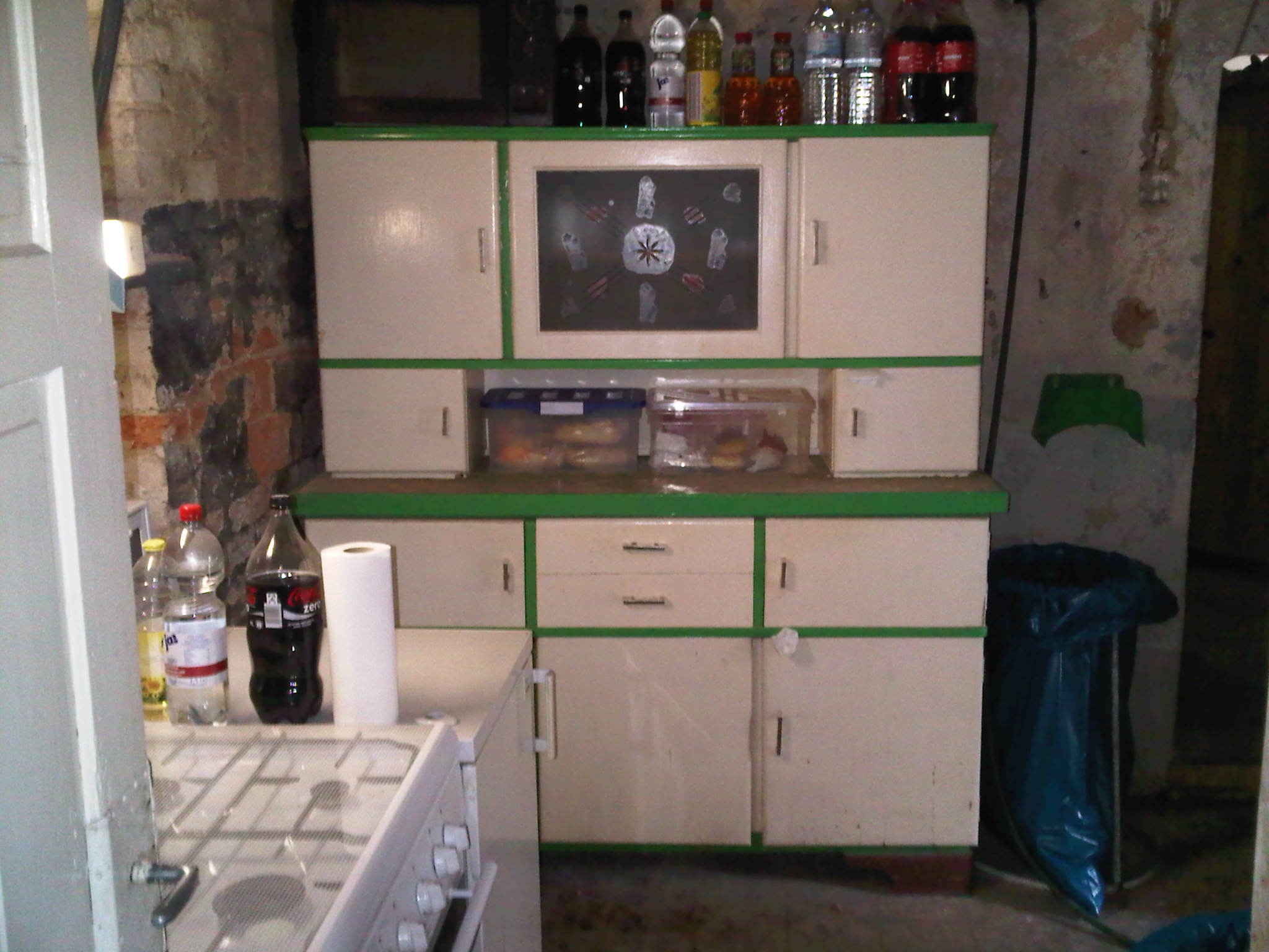 Küchenschrank.jpg