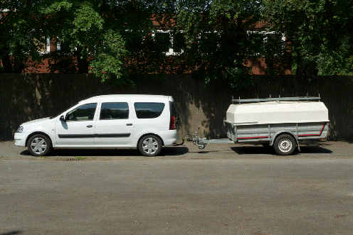 DACIA_mit_Haenger.gif