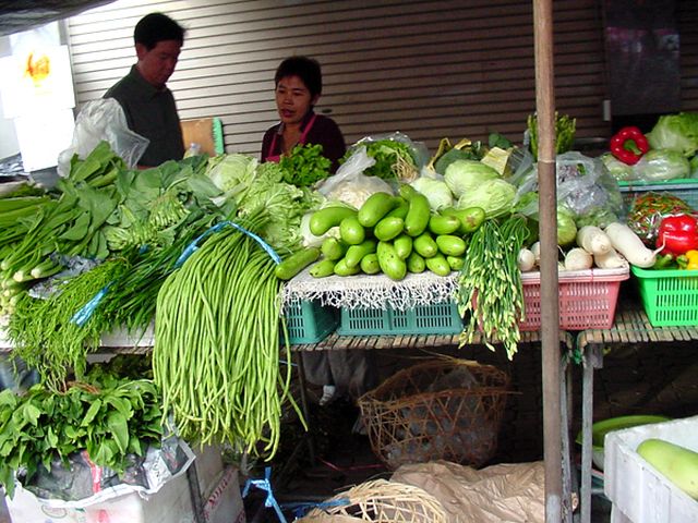 veggie market Phu R..jpg