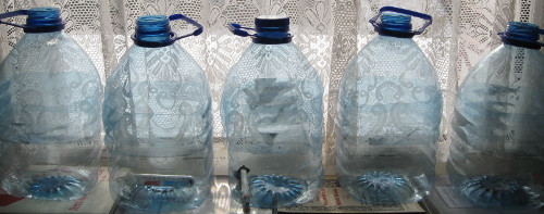 Gewaechshaus_aus_5_l_Wasserkanister.jpg