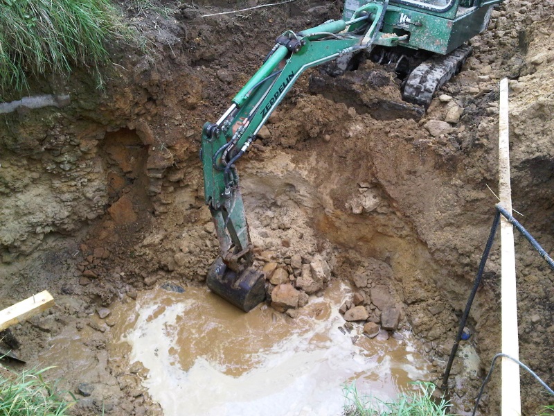 Bagger im Gruben-Einsatz-B.jpg