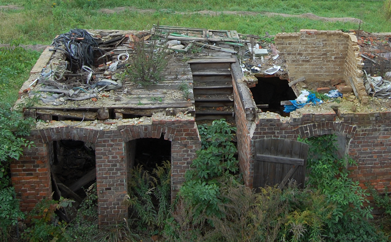 Garten Ruine von oben klein.jpg