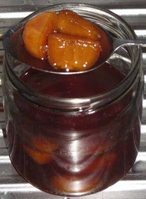 3_Knoblauchenzehen_in_Honig_fermentiert.jpg
