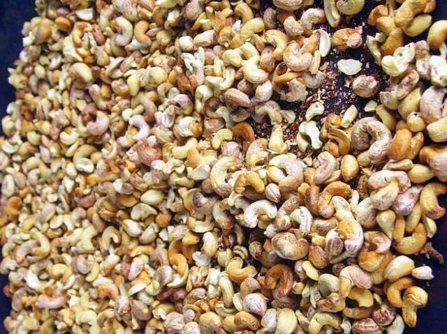 6Cashew nuts drying.jpg